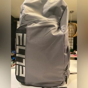 - a nike elite back pack